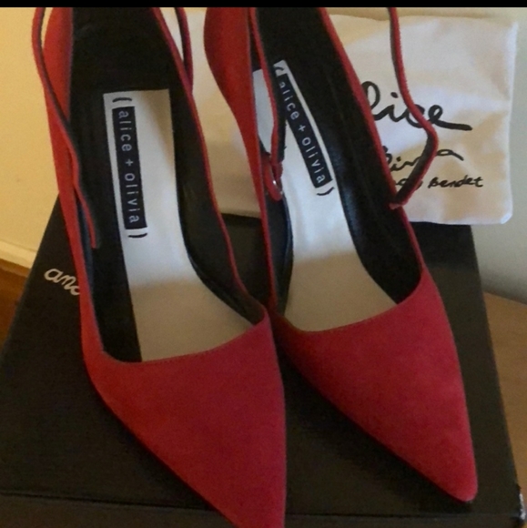 Alice and Olivia EUC scarlet Makayla pumps 38.5 (run small) - Picture 3 of 7